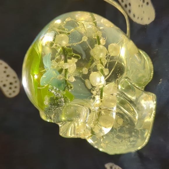 Light up skull - Picture 3 of 4